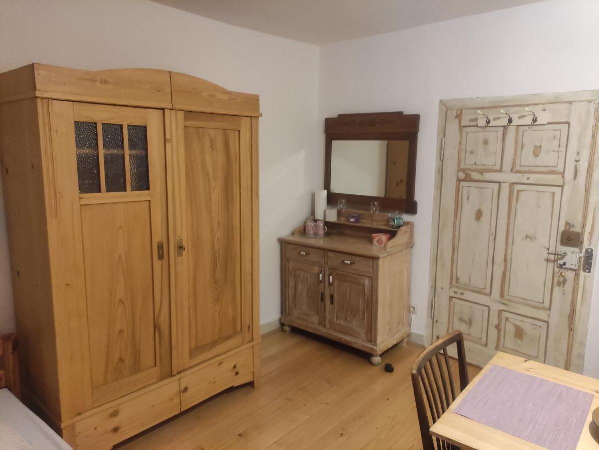Zimmer A Veljanovski Blaufelden Luaran gambar